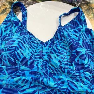TYR SIZE 16 DURAFAST ELITE UPF50 WOMEN PERFORMANCE BRAND NEW MONACO VNECK BLUE